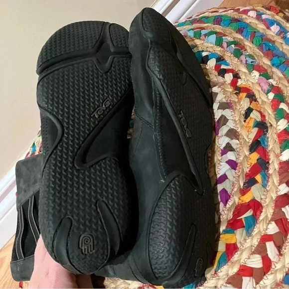 Teva black leather  boots - Picture 3 of 8